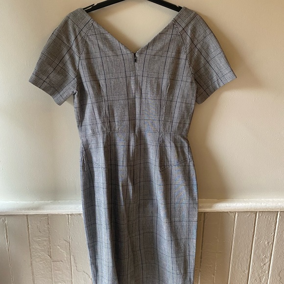 Banana Republic dress. - Picture 2 of 3